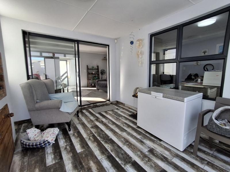 3 Bedroom Property for Sale in Golden Mile Western Cape
